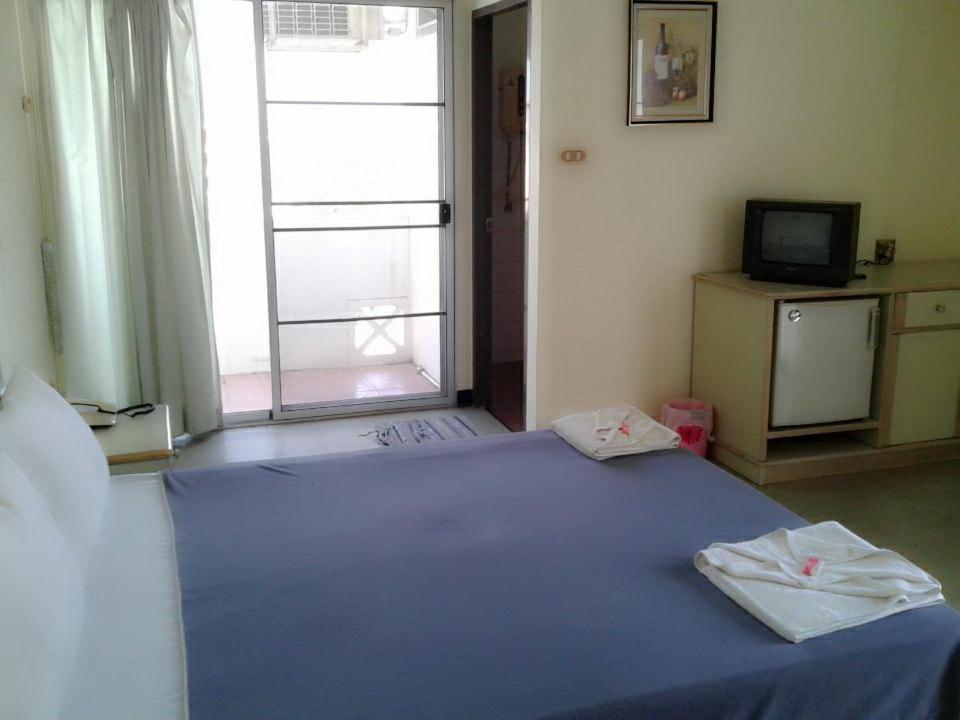 M In Korat Service Apartment Nakhonratchasima Room photo