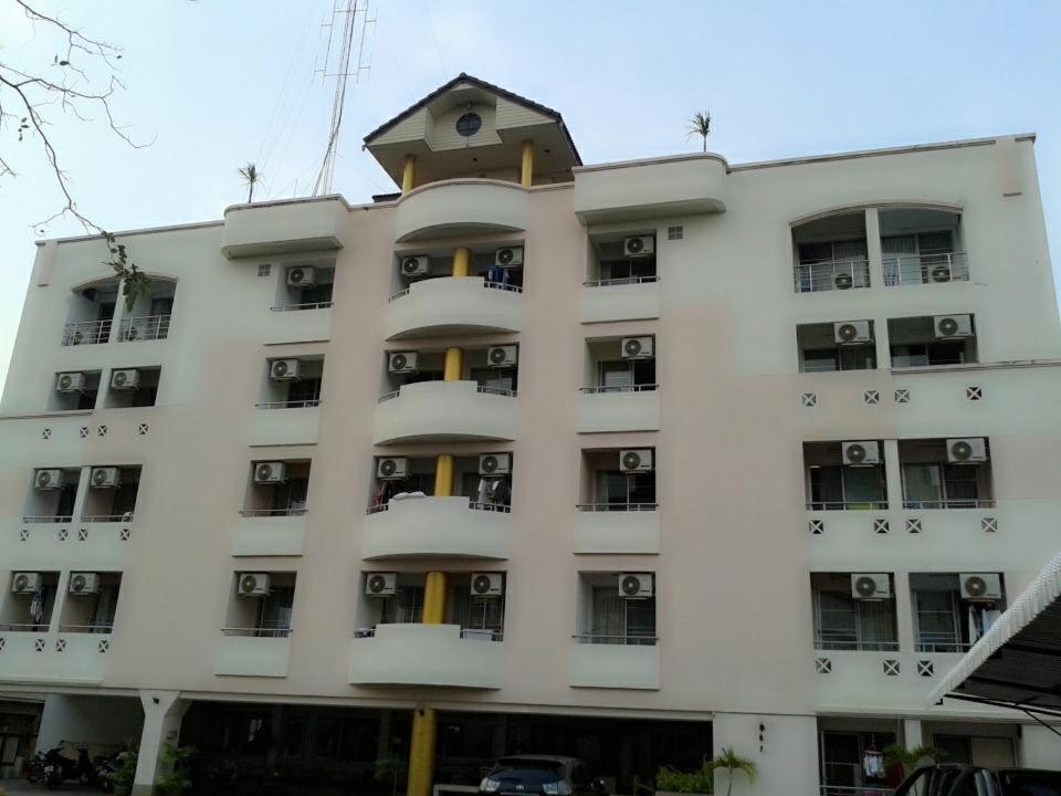 M In Korat Service Apartment Nakhonratchasima Exterior photo