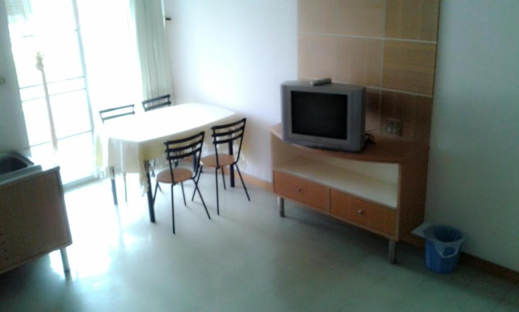 M In Korat Service Apartment Nakhonratchasima Room photo