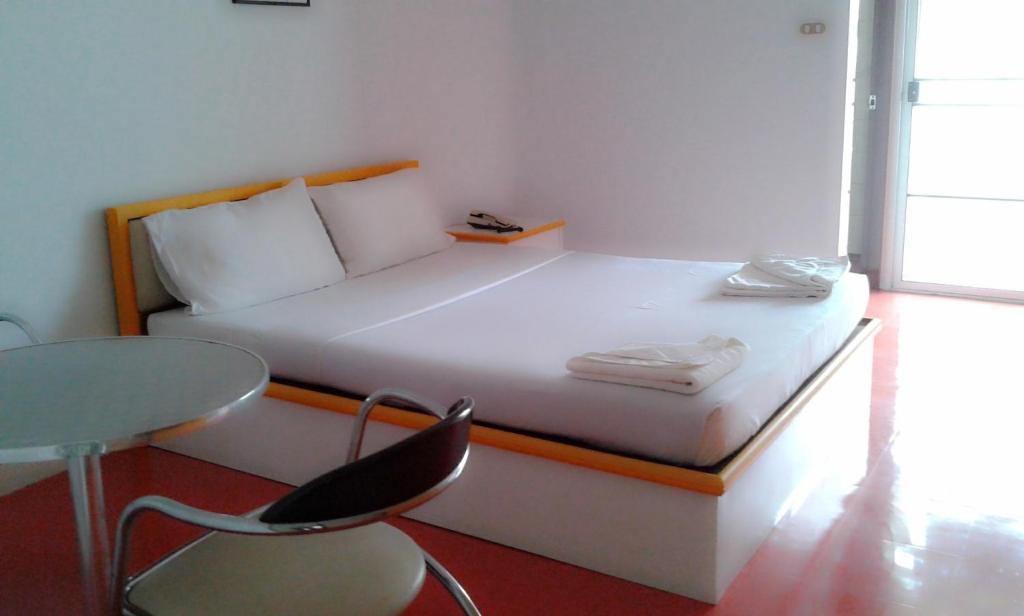 M In Korat Service Apartment Nakhonratchasima Room photo