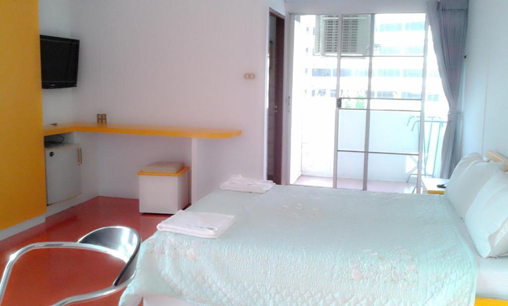 M In Korat Service Apartment Nakhonratchasima Room photo